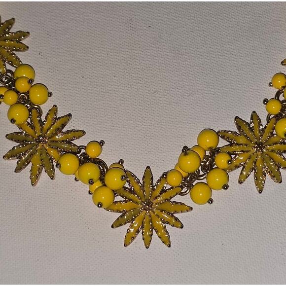 Loft Gorgeous Yellow Flora Collar Bibb Necklace New‎ - Picture 5 of 6